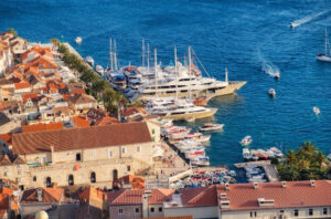 Port Hvar