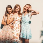 Kobiety w sukienkach