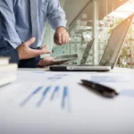 Prowadząc biznes w formie spółki, warto wiedzieć czy wspólnik odpowiada za długi spółki